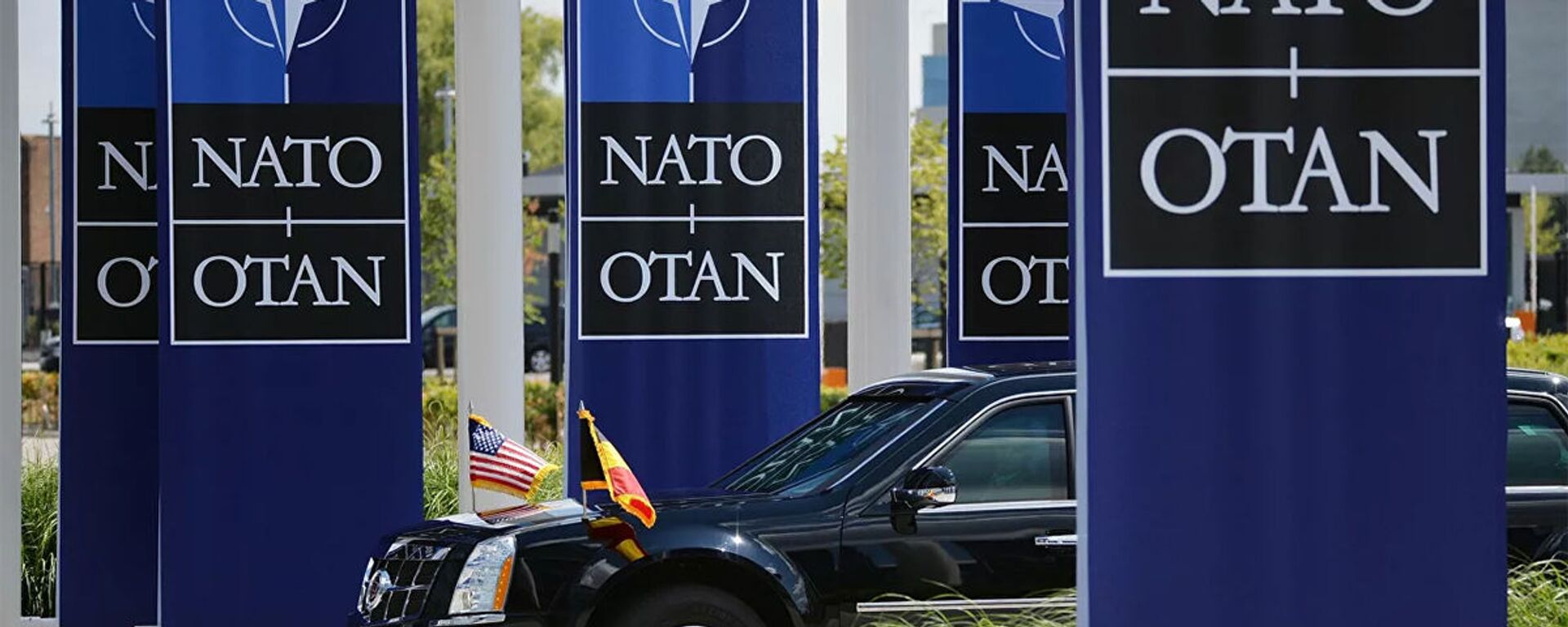Лимузин президента США Дональда Трампа в Брюсселе во время саммита НАТО. 11 июля 2018 - 俄罗斯卫星通讯社, 1920, 17.03.2021