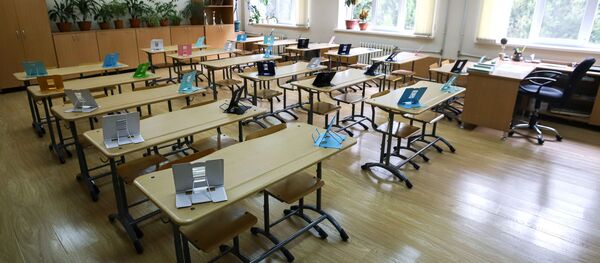 Пустой учебный класс средней школы № 12 в Пятигорске.  - 俄罗斯卫星通讯社