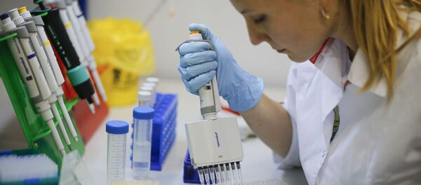 Производство вацины Спутник V в Институте эпидемиологии и микробиологии имени Н. Ф. Гамалеи - 俄羅斯衛星通訊社