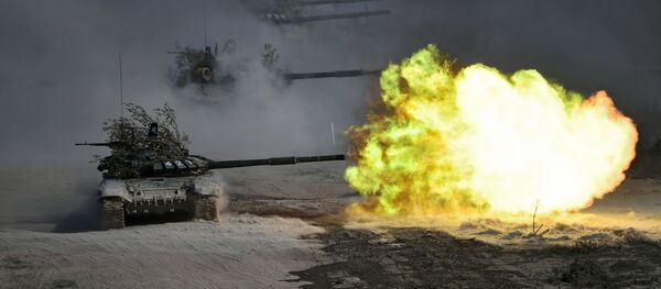 Танки Т-72 во время командно-штабных учений Кавказ-2020 на полигоне Раевский в Новороссийске - 俄羅斯衛星通訊社
