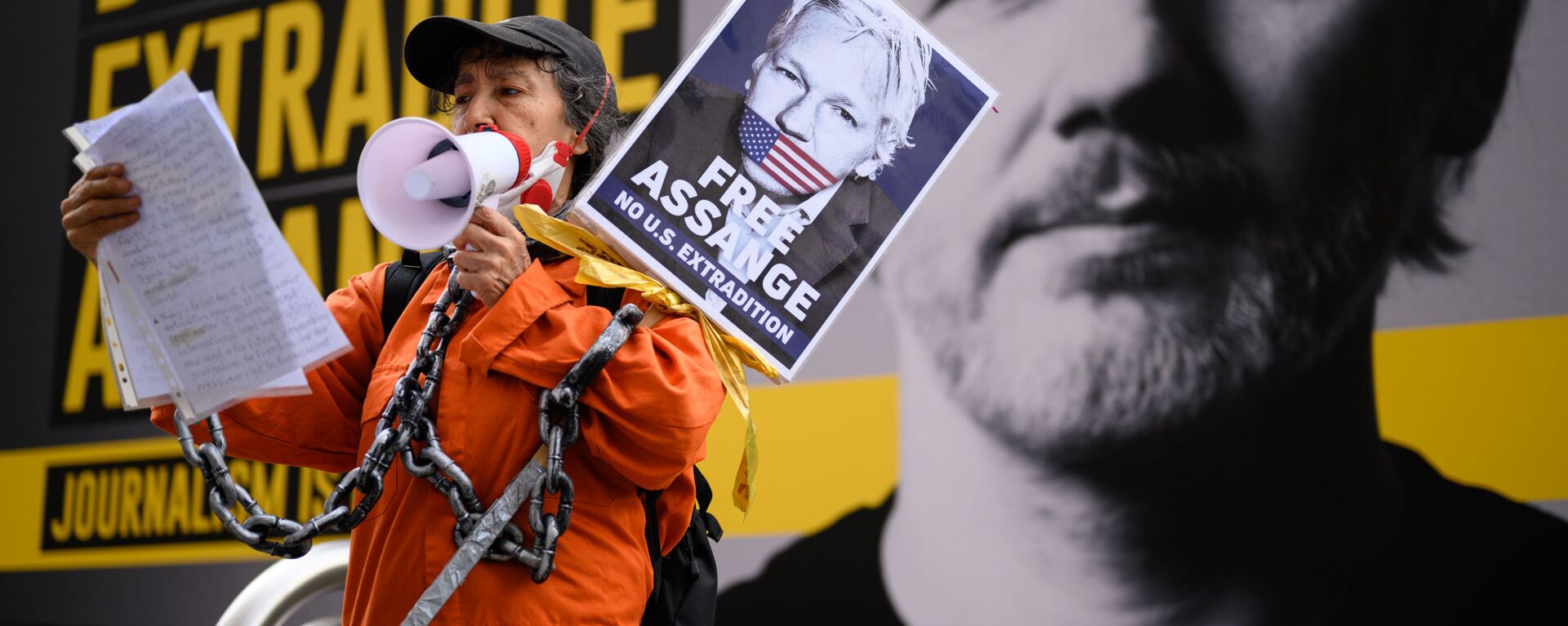 Сторонница Джулиана Ассанжа на митинге против экстрадиции Джулиана Ассанжа в Лондоне, Великобритания - 俄羅斯衛星通訊社, 1920, 05.06.2021
