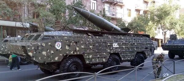 Ракетный комплекс Точку-У на параде в Ереване - 俄羅斯衛星通訊社