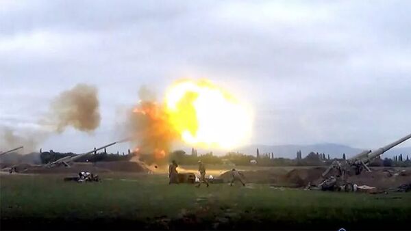 Подразделения азербайджанской армии наносят артиллерийские удары - 俄羅斯衛星通訊社