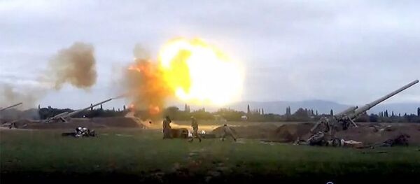 Подразделения азербайджанской армии наносят артиллерийские удары Подразделения азербайджанской армии наносят артиллерийские удары - 俄羅斯衛星通訊社