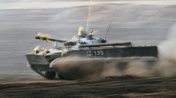 最新型BMP-3在滨海边疆区演习的假想战斗中首次得到检验 - 俄罗斯卫星通讯社