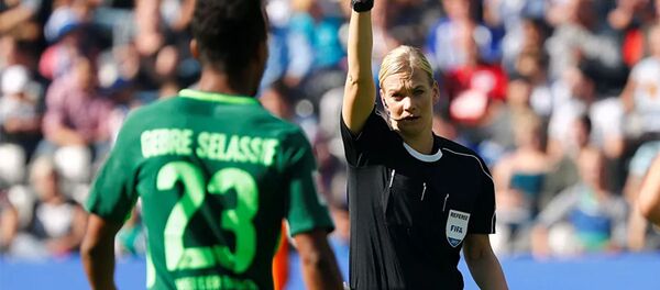 德国超级杯足球赛因一名女性未在伊朗播出 - 俄罗斯卫星通讯社