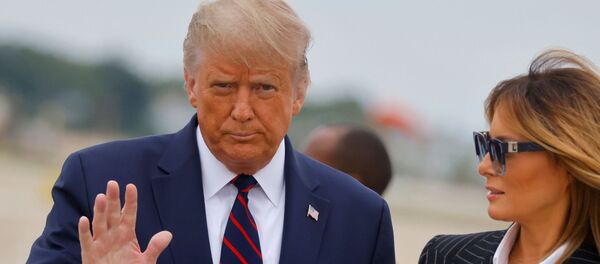 Президент США Дональд Трамп с Меланьей Трамп - 俄罗斯卫星通讯社