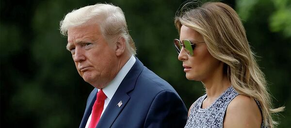 Президент США Дональд Трамп и его жена Меланья - 俄罗斯卫星通讯社