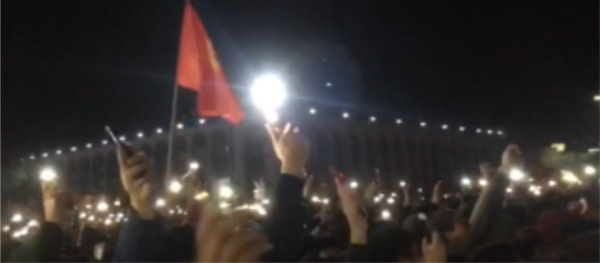 比什凯克爆发抗议活动 反对会议选举结果 比什凯克爆发抗议活动 反对会议选举结果 - 俄罗斯卫星通讯社