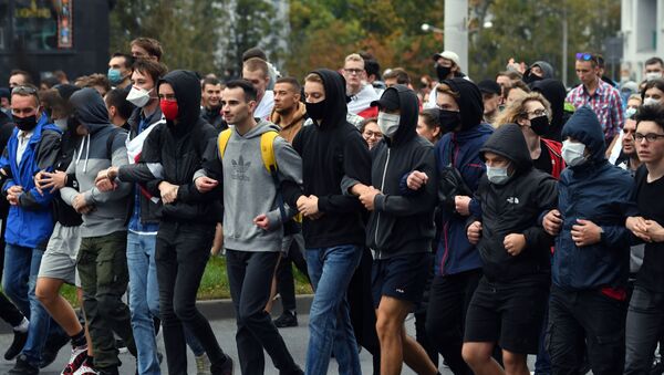  Участники несанкционированной акции протеста оппозиции в Минске. - 俄罗斯卫星通讯社