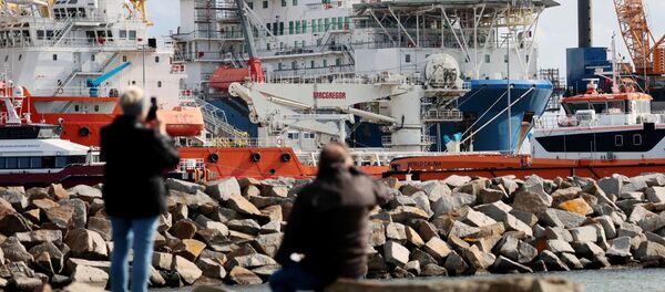 Судно-трубоукладчик Академик Черский в немецком порту Мукран на острове Рюген  - 俄罗斯卫星通讯社