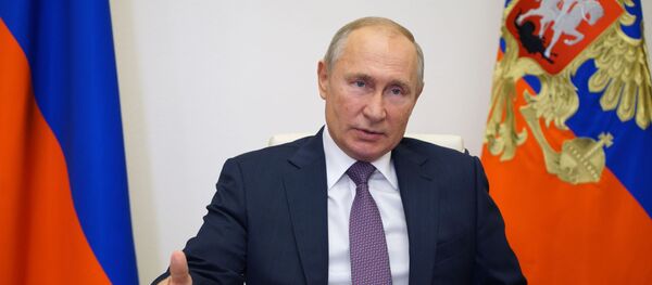 Президент России Владимир Путин во время встречи в режиме видеоконференции с руководителями фракций в Государственной думе РФ - 俄羅斯衛星通訊社