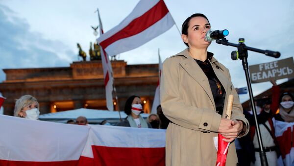 Светлана Тихановская во время митинга в Германии - 俄羅斯衛星通訊社