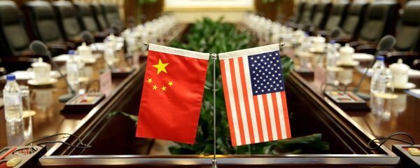 Флаги США и Китая перед началом переговоров Флаги США и Китая перед началом переговоров - 俄罗斯卫星通讯社