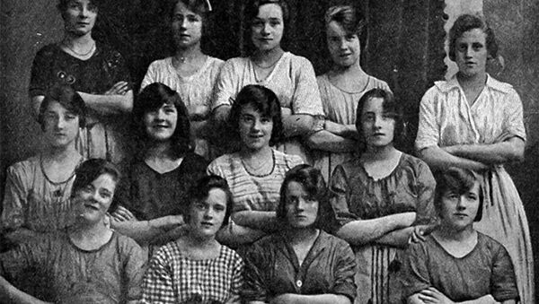 Фотография девушек, которые работали на одной из мельниц Белфаста в Ирландии - 俄罗斯卫星通讯社