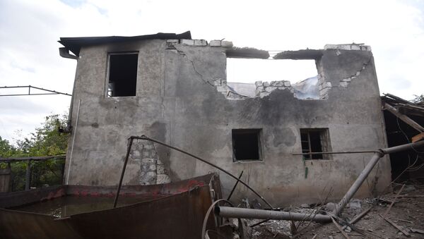 Дом в Мартакерте, разрушенный в результате обстрелов. - 俄罗斯卫星通讯社