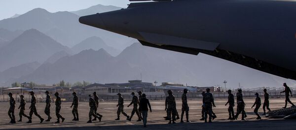 Индийские военные на авиабазе в Лехе в Ладакхе. Индийские военные на авиабазе в Лехе в Ладакхе. - 俄罗斯卫星通讯社