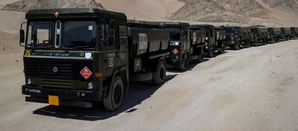 Военная индийская колонна в Ладакхе - 俄罗斯卫星通讯社
