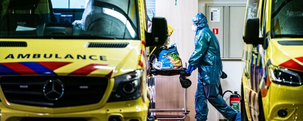 Скорая у больницы в Нидерландах  - 俄羅斯衛星通訊社