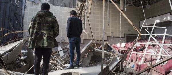 Разрушенный обстрелом кинотеатр в городе Шуши в Карабахе.  - 俄羅斯衛星通訊社