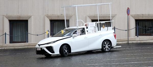 罗马教皇改乘丰田氢动力汽车 - 俄罗斯卫星通讯社