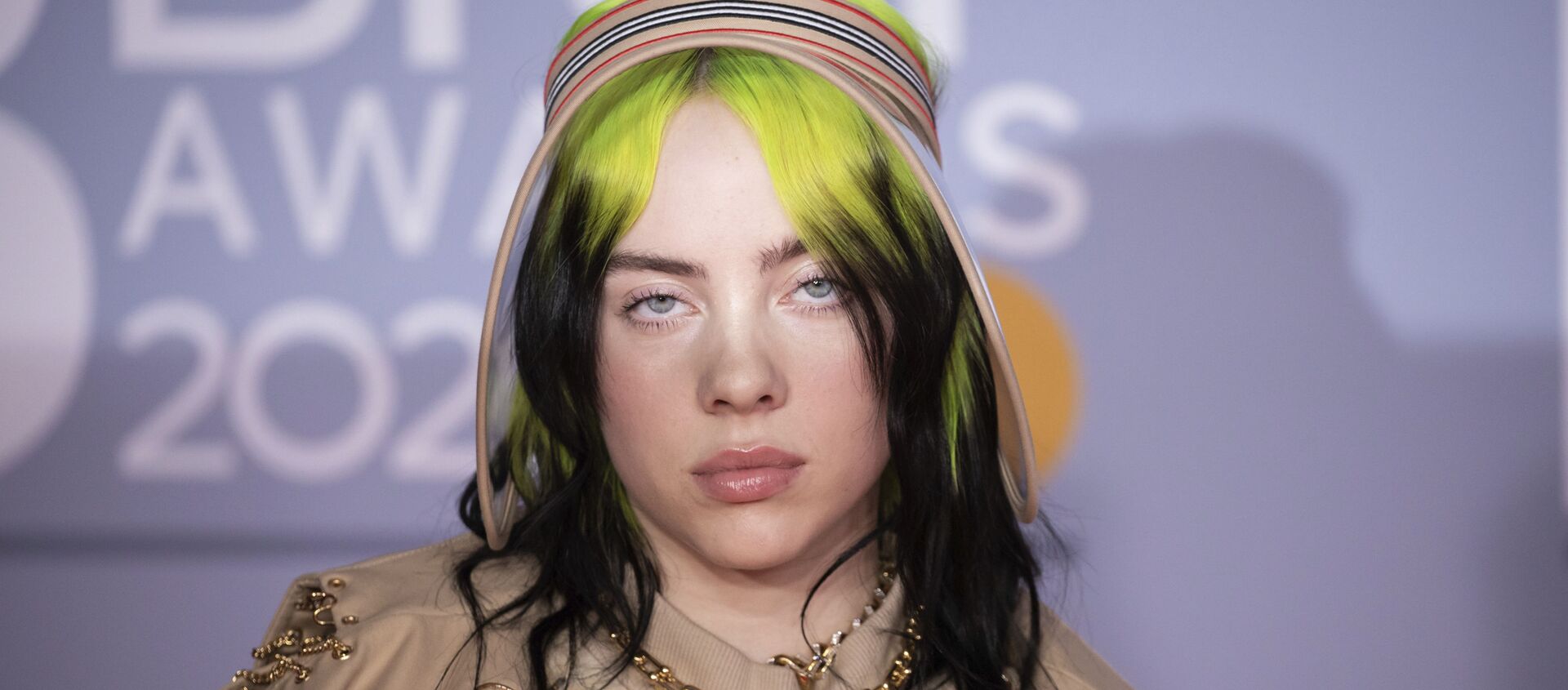 Billie Eilish poses for photographers upon arrival at Brit Awards 2020 in London, Tuesday, Feb. 18, 2020. - 俄羅斯衛星通訊社, 1920, 22.06.2021