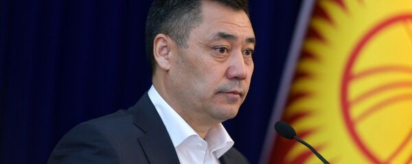 Новоизбранный премьер-министр Садыр Жапаров на внеочередном заседании парламента Киргизии в государственной резиденции Ала-Арча в Бишкеке. - 俄罗斯卫星通讯社