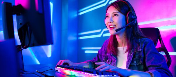 Азиатская девушка-геймер - 俄罗斯卫星通讯社