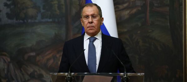 Министр иностранных дел РФ Сергей Лавров во время пресс-конференции по итогам переговоров с главой МИД Италии Луиджи Ди Майо в Доме приемов МИД РФ в Москве. Министр иностранных дел РФ Сергей Лавров во время пресс-конференции по итогам переговоров с главой МИД Италии Луиджи Ди Майо в Доме приемов МИД РФ в Москве. - 俄羅斯衛星通訊社