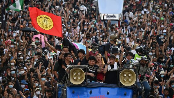 曼谷反政府示威者舉行停止2022年亞太經合組織集會 - 俄羅斯衛星通訊社