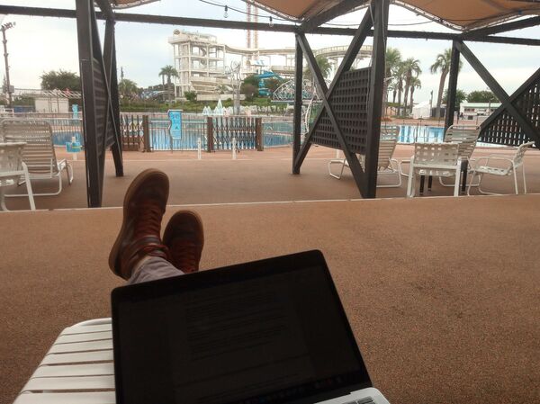 外国人看在日本摩天轮上远程工作的利弊 (图片) 外国人看在日本摩天轮上远程工作的利弊 (图片) - 俄罗斯卫星通讯社