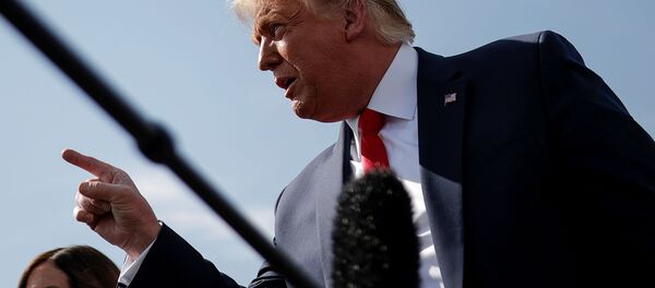 Президент США Дональд Трамп общается с прессой  - 俄罗斯卫星通讯社