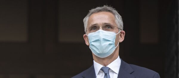 Генеральный секретарь НАТО Йенс Столтенберг в медицинской маске - 俄羅斯衛星通訊社