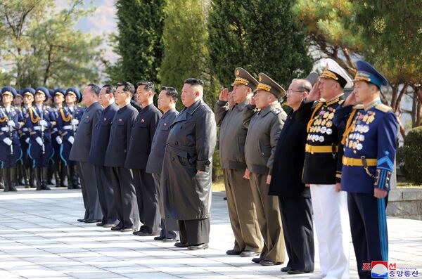 金正恩参谒中国人民志愿军烈士陵园 金正恩参谒中国人民志愿军烈士陵园 - 俄罗斯卫星通讯社