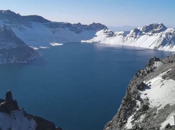 天池惊现类似于尼斯湖水怪的生物 - 俄罗斯卫星通讯社