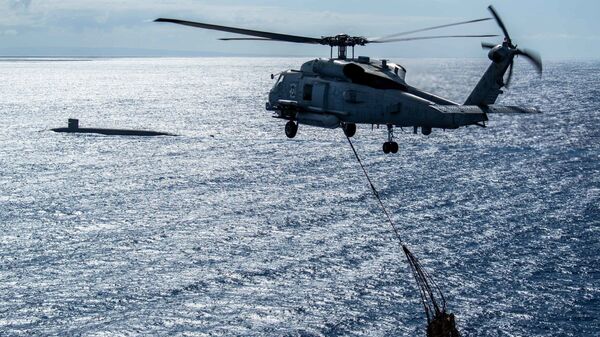 美海军直升机演习期间在加州海岸坠毁，机组生还 - 俄罗斯卫星通讯社