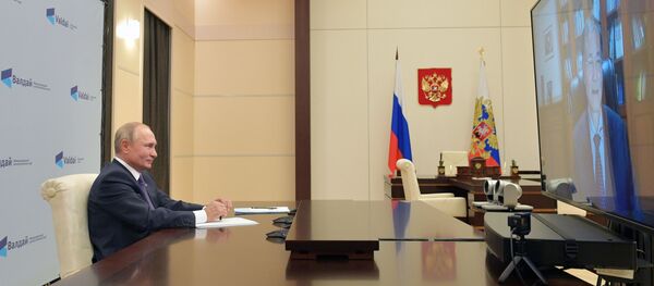 Президент РФ В. Путин принял участие в заседании дискуссионного клуба Валдай - 俄罗斯卫星通讯社
