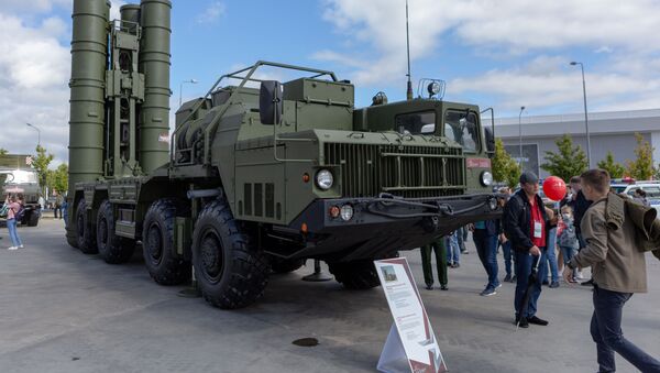 Пусковая установка зенитно-ракетного комплекса С-400 Триумф на выставке Армия-2020 - 俄羅斯衛星通訊社