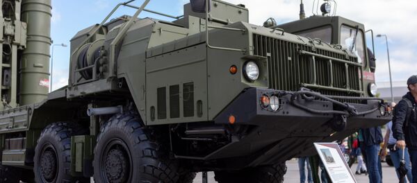Пусковая установка зенитно-ракетного комплекса С-400 Триумф на выставке Армия-2020 - 俄罗斯卫星通讯社