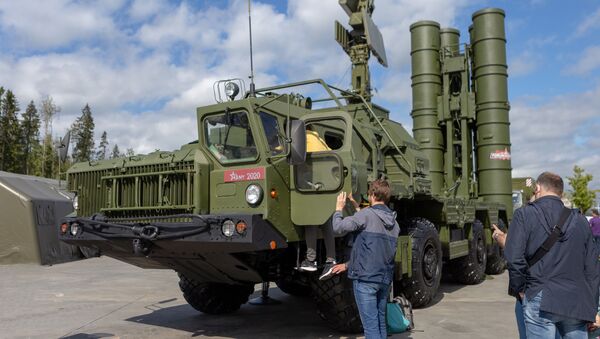 Пусковая установка зенитно-ракетного комплекса С-400 Триумф на выставке Армия-2020 - 俄罗斯卫星通讯社