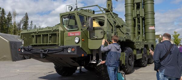 Пусковая установка зенитно-ракетного комплекса С-400 Триумф на выставке Армия-2020 - 俄罗斯卫星通讯社