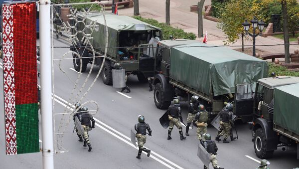 Полицейские во время протестов в Минске - 俄罗斯卫星通讯社