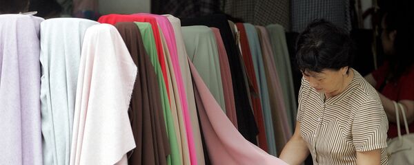 回收旧衣服如何为社会发展作出自己的贡献——中国和其它国家的经验 回收旧衣服如何为社会发展作出自己的贡献——中国和其它国家的经验 - 俄罗斯卫星通讯社