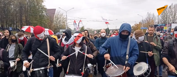 明斯克警方對抗議者使用音爆彈 明斯克警方對抗議者使用音爆彈 - 俄羅斯衛星通訊社