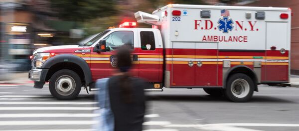 Автомобиль скорой помощи на улице Нью-Йорка.  - 俄罗斯卫星通讯社
