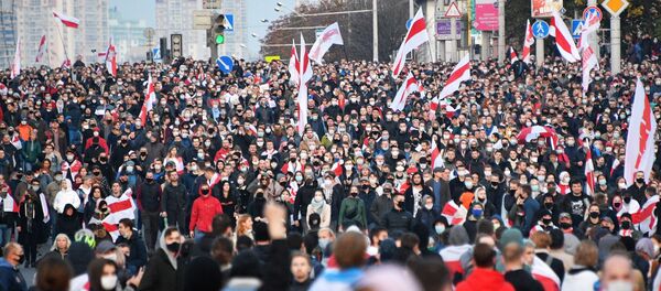 Участники акции протеста оппозиции Народный ультиматум в Минске. - 俄罗斯卫星通讯社