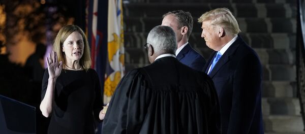 Новая судья Верховного суда США Барретт вступила в должность - 俄罗斯卫星通讯社