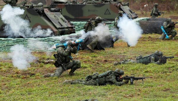 Тайваньские военные во время военных учений. Архивное фото - 俄罗斯卫星通讯社