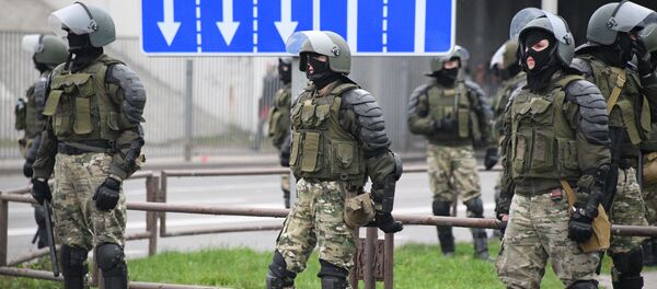 Сотрудники правоохранительных органов на несанкционированной акции Дзяды (Деды, Предки) в Минске. - 俄羅斯衛星通訊社