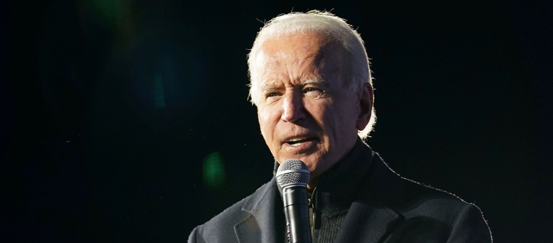 Democratic U.S. presidential nominee and former Vice President Joe Biden speaks during a drive-in campaign rally at Lexington Technology Park in Pittsburgh, Pennsylvania, U.S., November 2, 2020 - 俄罗斯卫星通讯社, 1920, 04.11.2020